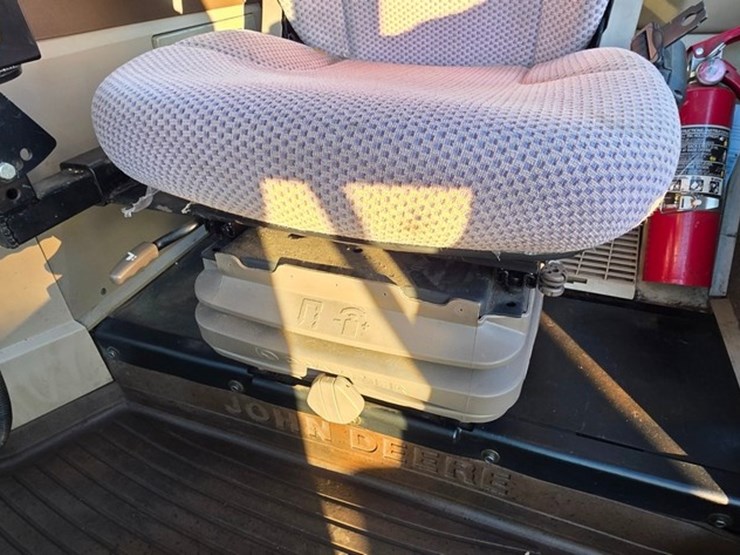 2002-john-deere-6410-image-56