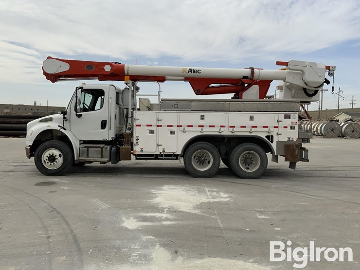 2014-freightliner-m2-106-image-16