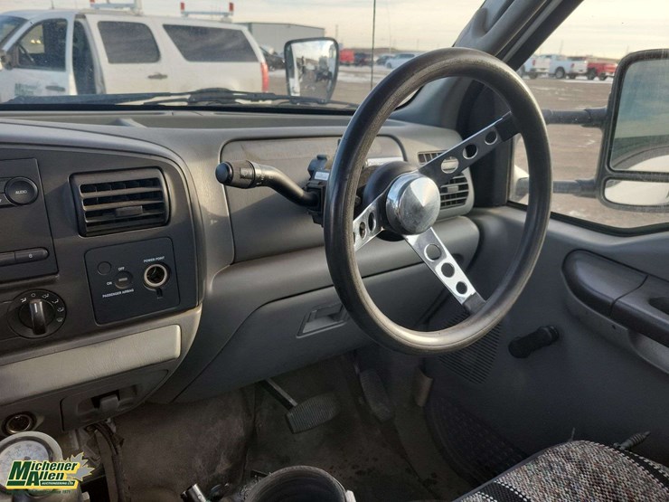 2006-ford-f550-image-23