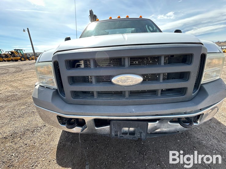 2005-ford-f550-image-9