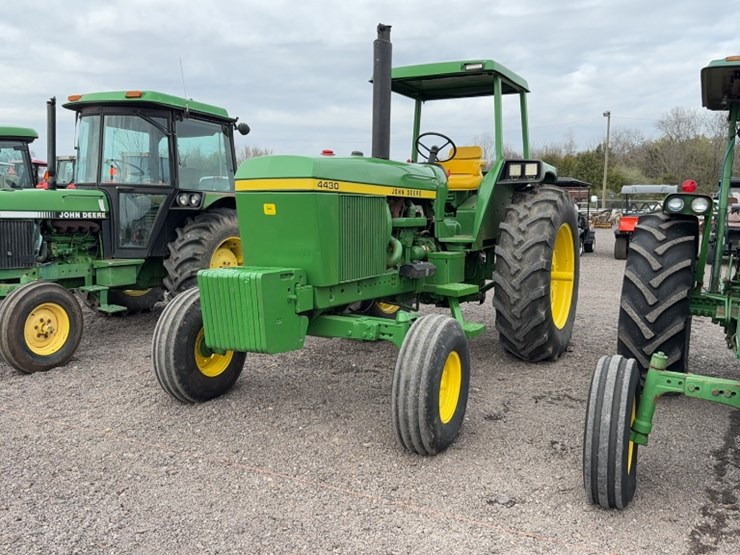 john-deere-4430-image-1