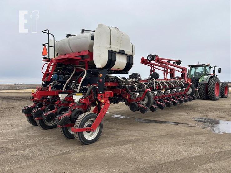 2014-white-9824-image-3