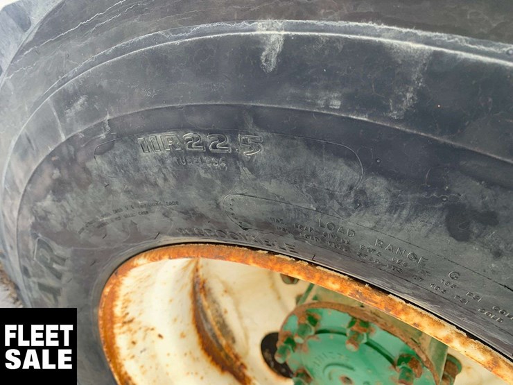 1999-freightliner-fl80-image-9