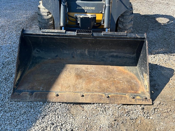 2019-deere-318g-image-9