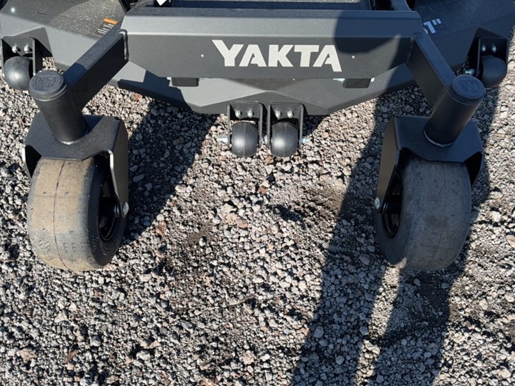 #4052-•-yakta-yxr-120-zero-turn-mower-image-4