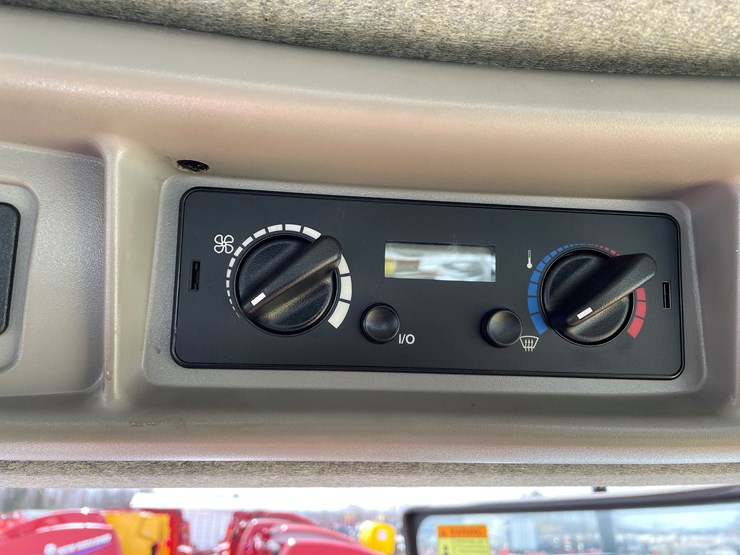 2011-new-holland-h8060-image-58