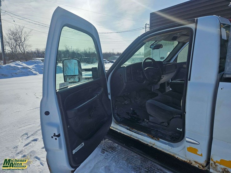 2006-gmc-sierra-2500hd-image-14
