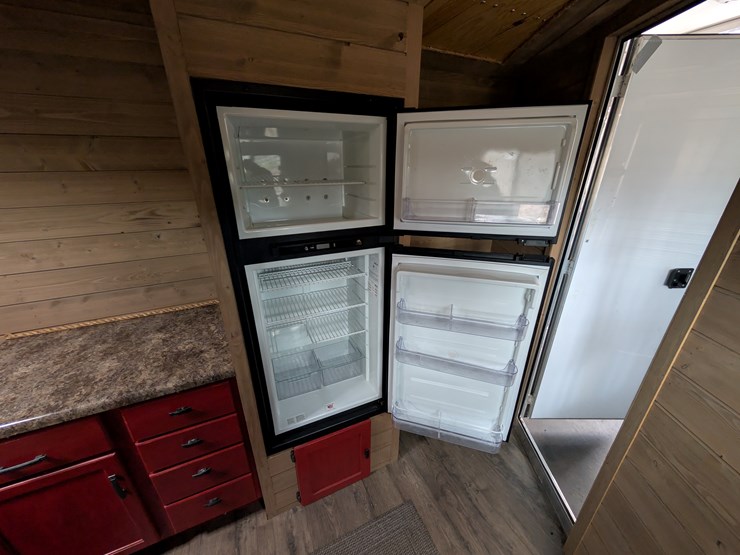 #282-•-2015-featherlite-29'-aluminum-gooseneck-horse-trailer-(wi-title)-(ridgeland,-wi)-image-44