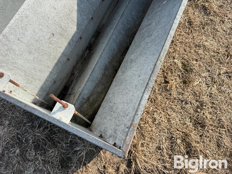 big-husky-pig-feeder-image-14