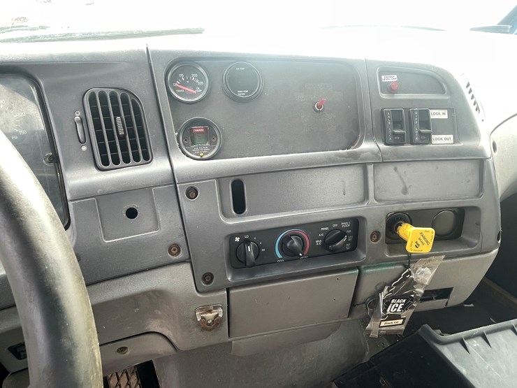 #242-•-2000-sterling-truck-tractor-(has-mn-title)-(mora,-mn)-image-69