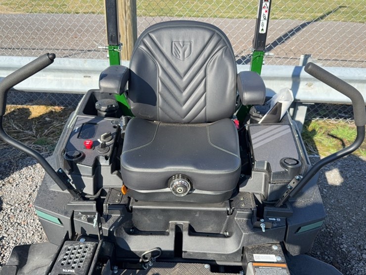 #4056-•-yakta-yxr-710-zero-turn-mower-image-6