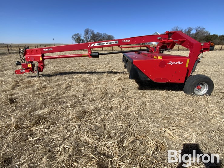 2017-massey-ferguson-1383-image-8