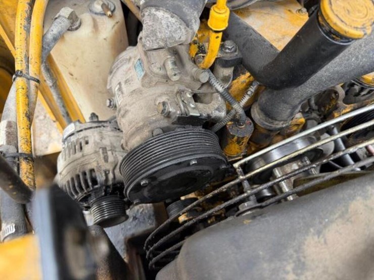 2007-john-deere-328-image-21