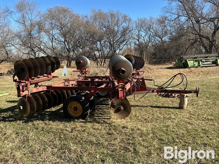massey-ferguson-620-image-4