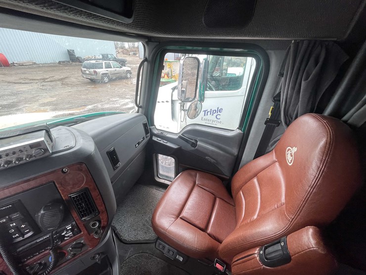 #236-•-2011-mack-semi-tractor-(title-in-delay)-(denmark,-wi)-image-38