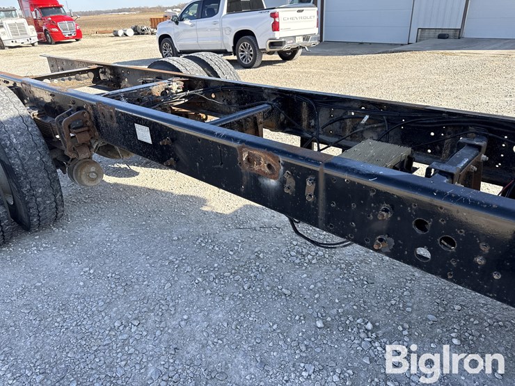 2011-hino-338-image-17