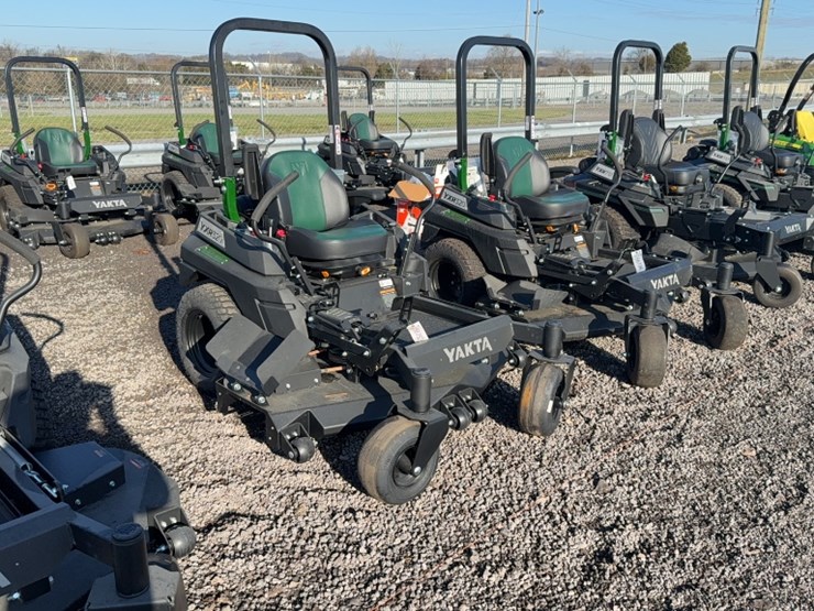 #4032-•-yakta-yxr-320-zero-turn-mower-image-3