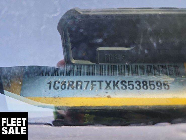 2019-ram-1500-classic-image-42