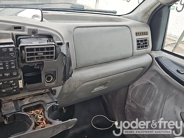 2006-ford-f750-image-35