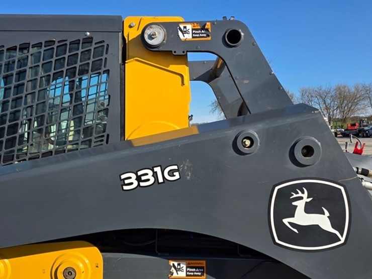 2023-deere-331g-image-26
