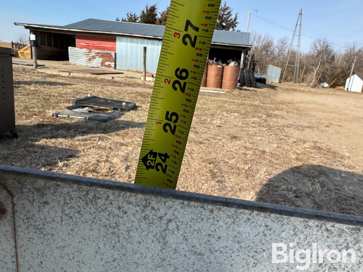 big-husky-pig-feeder-image-10