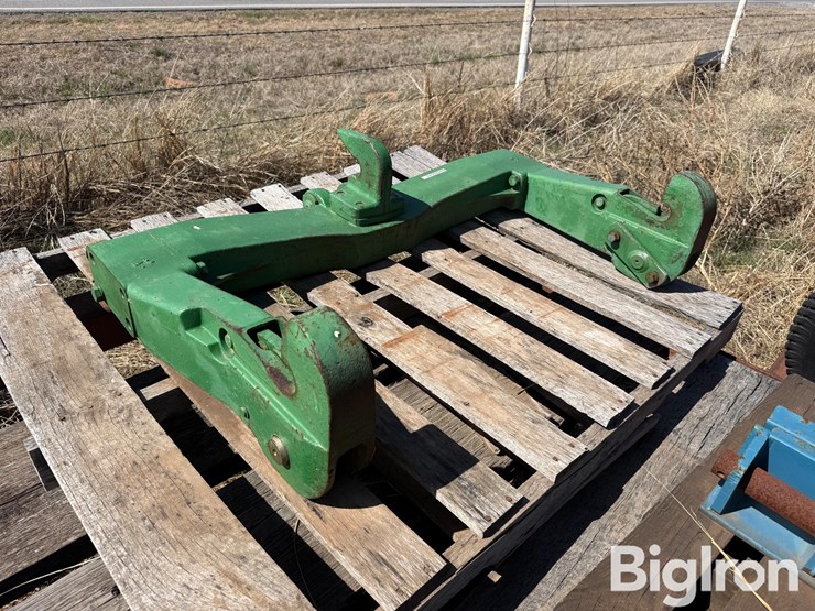 john-deere-quick-hitch-image-6