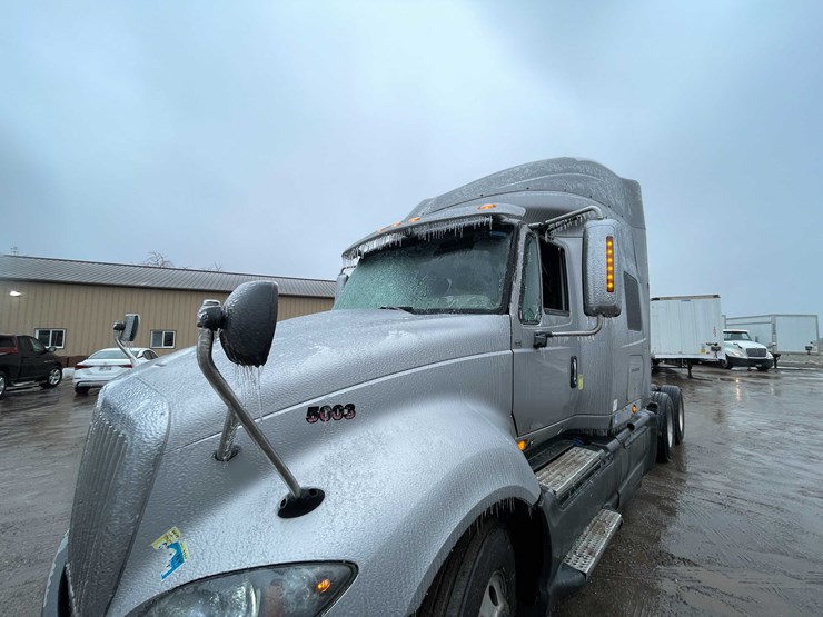 #230-•-2016-international-semi-tractor-(has-wi-title)-(denmark,-wi)-image-10