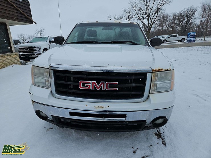 2010-gmc-sierra-1500-image-3