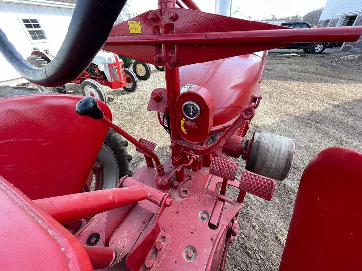 #122-•-ih-mccormick-farmall-tractor-(fremont,-wi)-image-31