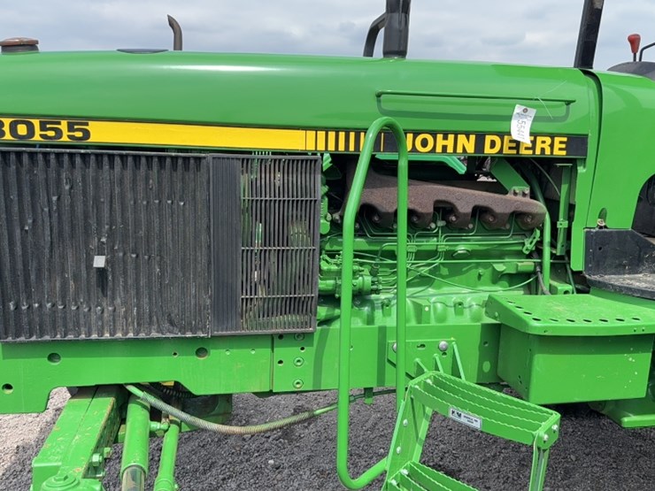 john-deere-3055-image-15