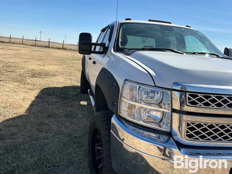 2012-chevrolet-3500-image-10