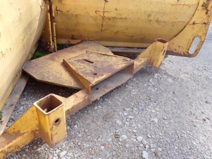 4-ft-v-plow-045365-image-9