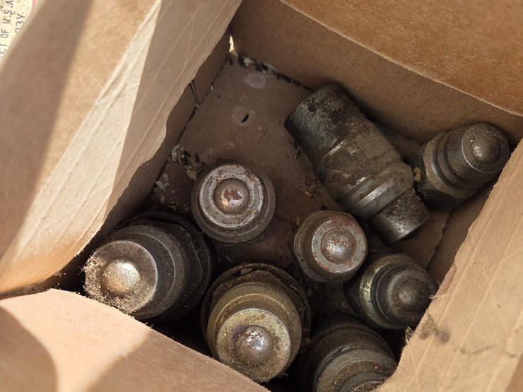 case-ih-antique-tractor-parts-image-20