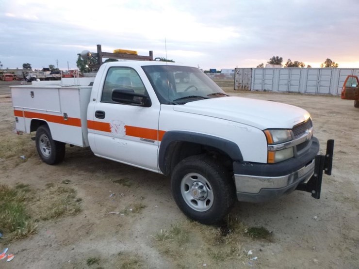 2003-chevrolet-2500-image-3