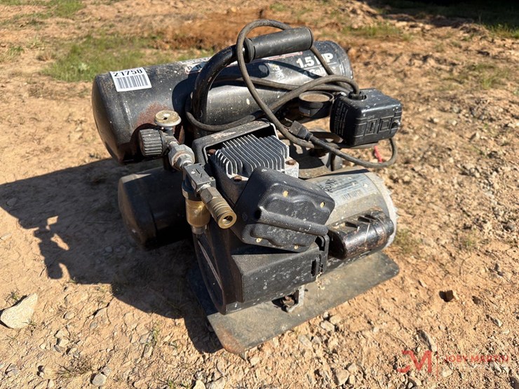 campbell-hausfeldprofessional-electric-4-gallon-air-compressor-image-2