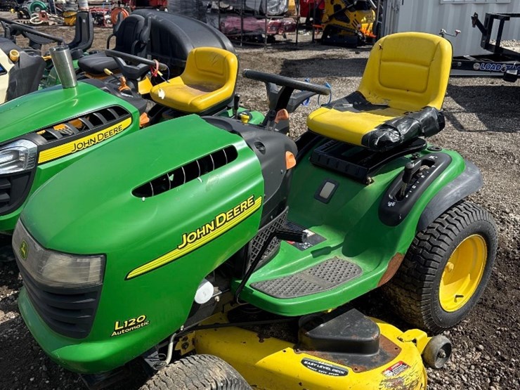 john-deere-l120-image-1