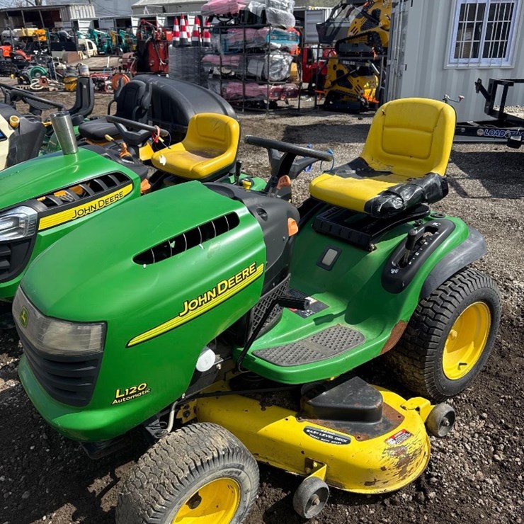 JOHN DEERE L120