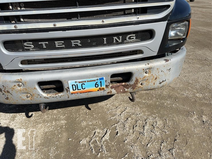 2005-sterling-lt9500-image-29