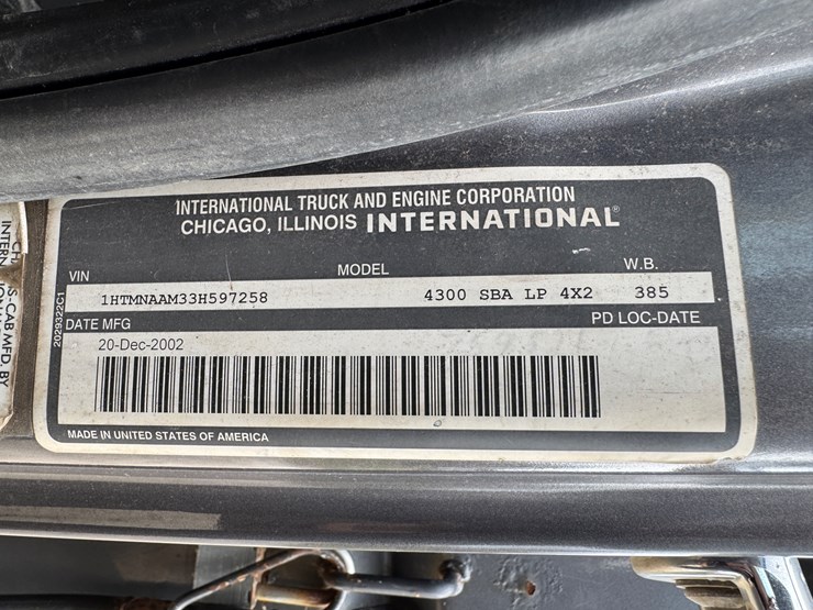 2003-international-durastar-4300-image-36