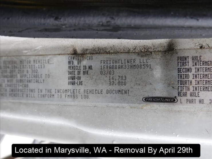 2003-freightliner-fl80-image-35