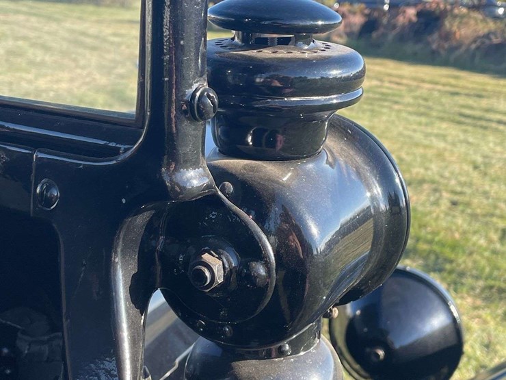 1917-model-t-touring-image-31