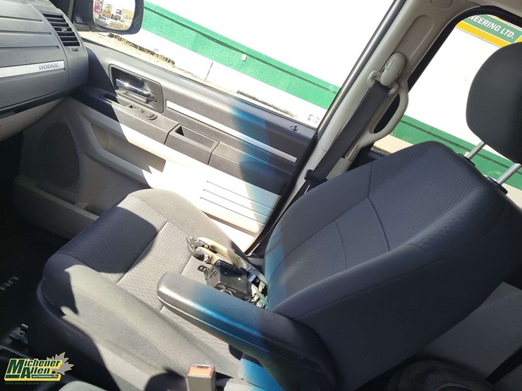 2010-dodge-grand-caravan-se-image-15