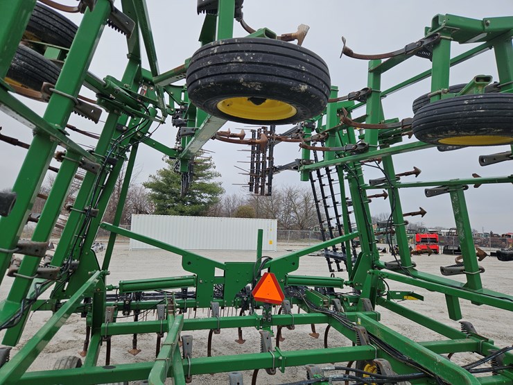 2013-john-deere-2210-image-5