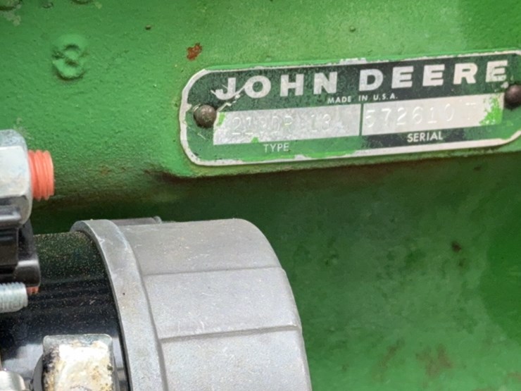 john-deere-2440-image-9