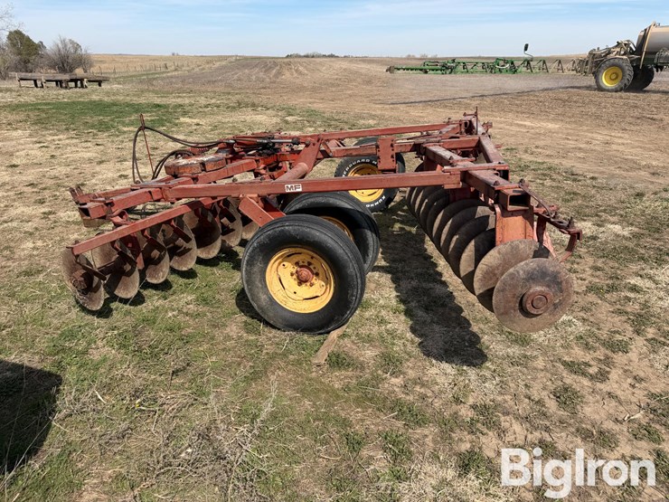 massey-ferguson-520-image-8