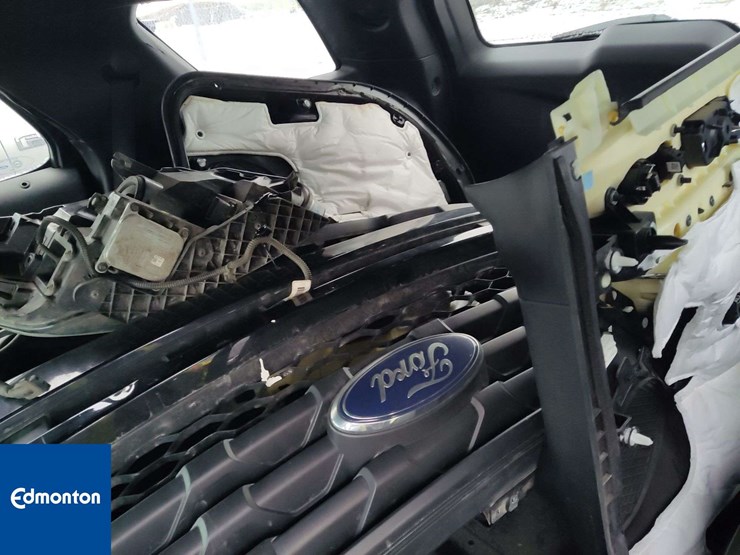 2017-ford-explorer-image-22