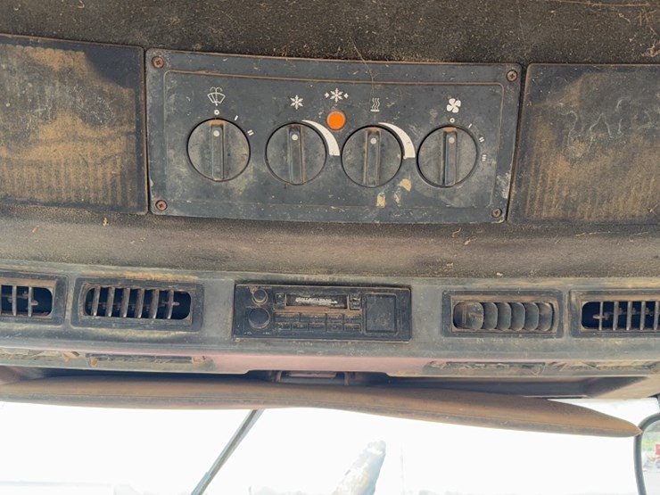 #3033-•-case-5220-tractor-image-20