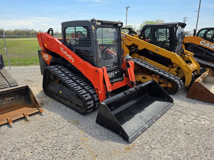 2021-kubota-svl97-2-image-23