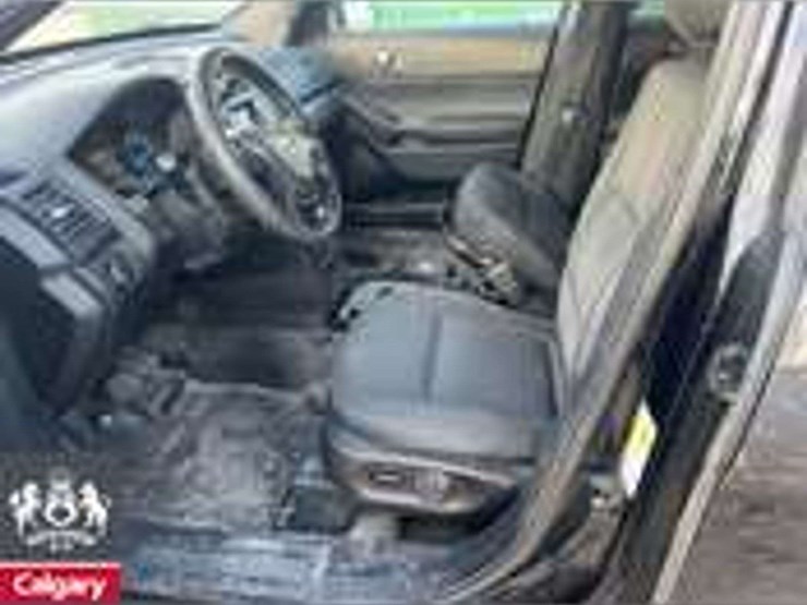 2018-ford-explorer-image-16