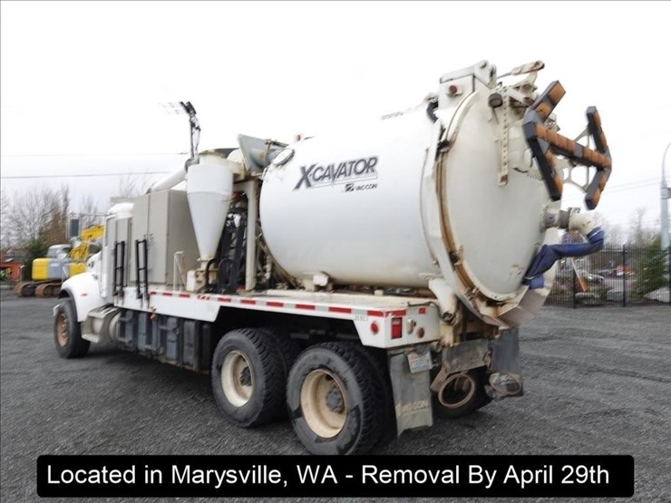 2011-peterbilt-348-image-28